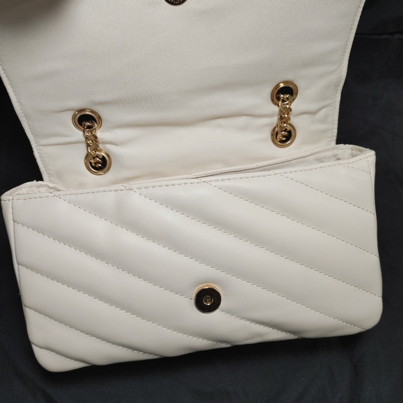 The Drop Cream Quilted Shoulder Bag with Gold Chain - Picture 5 of 12